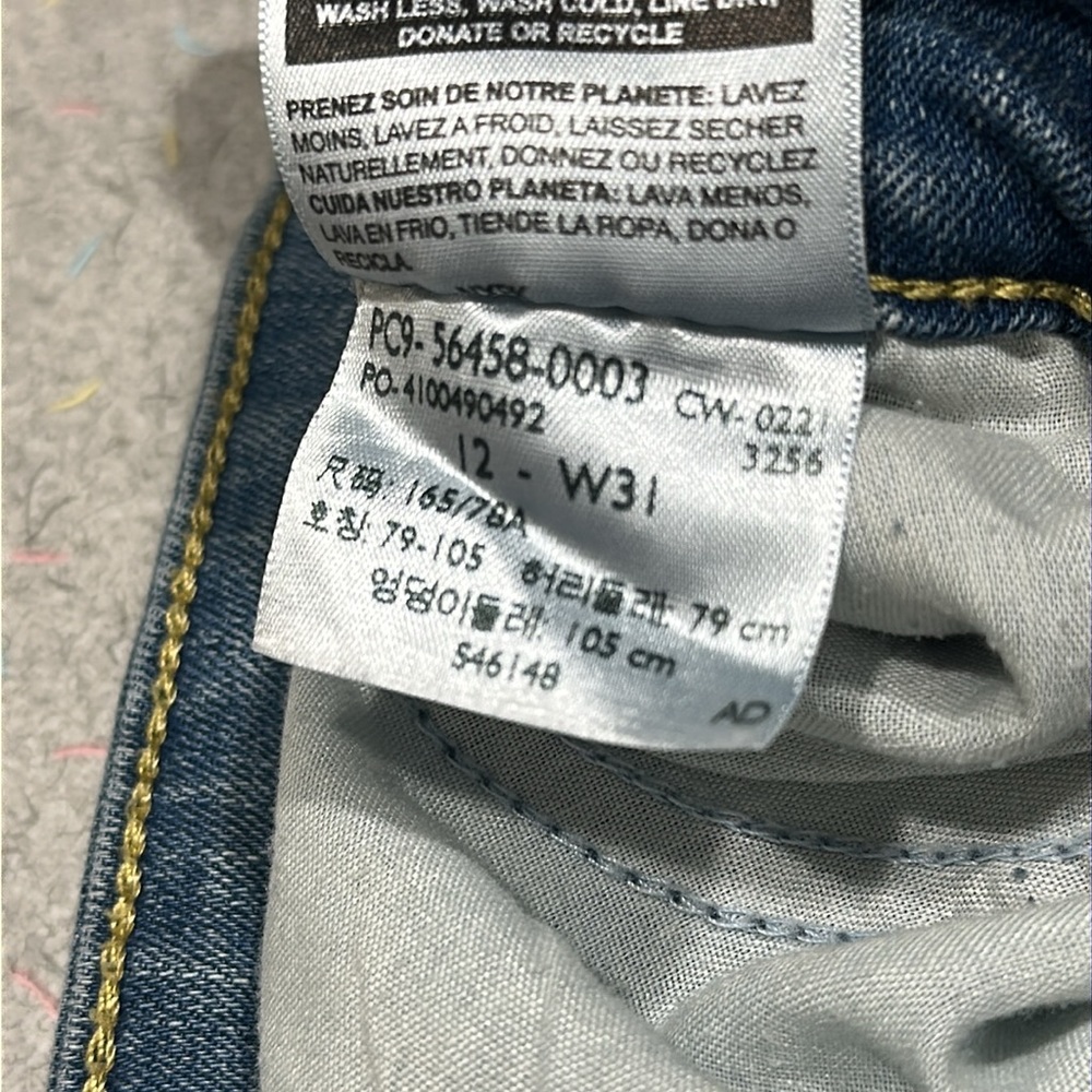 Levi Strauss mid rise boyfriend jeans size 12. - Picture 7 of 7